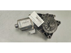 Recambio de motor elevalunas delantero derecho para hyundai i30 1.6 crdi 115 referencia OEM IAM 824602R000  