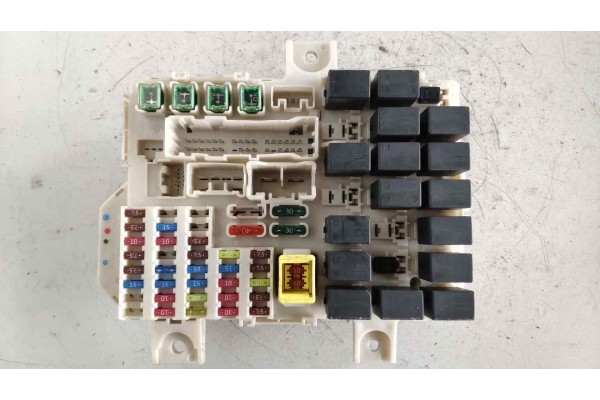 Recambio de caja reles / fusibles para mitsubishi colt cabrio czc 1.5 cat referencia OEM IAM 8565A108 1571HOA 