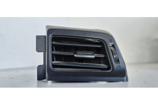 Recambio de rejilla aireadora para toyota rav 4 referencia OEM IAM 5567042110  