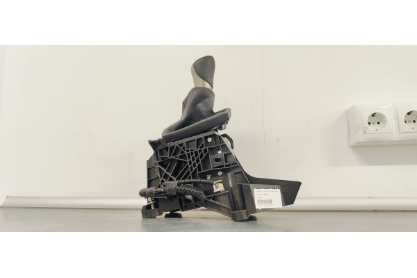 Recambio de palanca cambio para lexus nx 2.5i eh 153 [300h] 4x4 referencia OEM IAM 75C996  