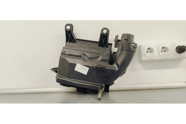 Recambio de filtro aire para citroen c4 picasso 1.6 hdi 120 fap referencia OEM IAM 9806561080  