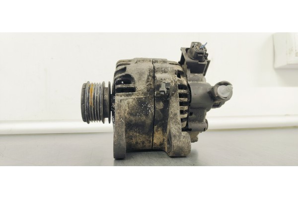 Recambio de alternador para hyundai i20 referencia OEM IAM 373002A050  