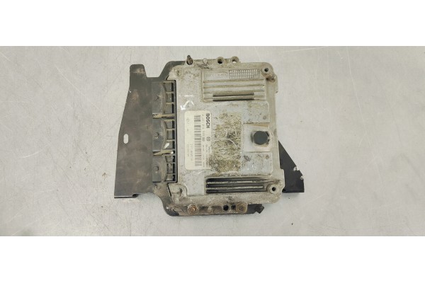 Recambio de centralita motor uce para renault scenic iii 1.9 dci 130 referencia OEM IAM 0281014546  