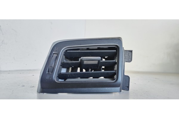 Recambio de rejilla aireadora para toyota rav 4 referencia OEM IAM 5567042080  