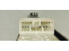 Recambio de mando elevalunas delantero izquierdo para opel agila b 1.2i 85 referencia OEM IAM 8372251K70  