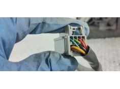 Recambio de retrovisor derecho para ford focus cabrio (ca5) 2.0 referencia OEM IAM E9014292  