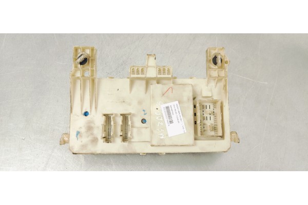 Recambio de caja reles / fusibles para mazda 3 berlina (bk) referencia OEM IAM BS4H66730D  