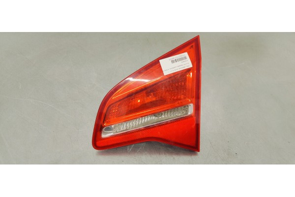 Recambio de piloto trasero derecho interior para opel meriva b referencia OEM IAM 21628003  