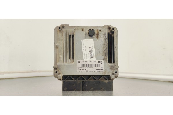 Recambio de centralita motor uce para opel insignia berlina 2.0cdti 130 fap referencia OEM IAM 0281017105  