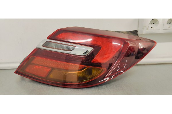 Recambio de piloto trasero derecho para opel insignia berlina 1.6 cdti 136 fap referencia OEM IAM 39024201  