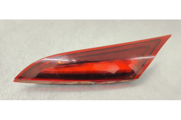 Recambio de piloto trasero derecho interior para opel insignia berlina 1.6 cdti 136 fap referencia OEM IAM 39024218  