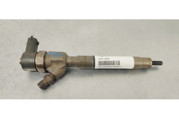 Recambio de inyector para hyundai i30 1.6 crdi 115 referencia OEM IAM 0445110320  