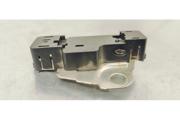 Recambio de antena para opel insignia berlina 1.6 cdti 136 fap referencia OEM IAM 23223201  