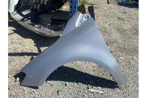 Recambio de aleta delantera izquierda para mercedes-benz clase b (w246) referencia OEM IAM   