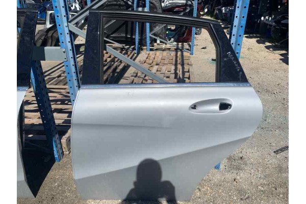 Recambio de puerta trasera izquierda para mercedes-benz clase b (w246) referencia OEM IAM   