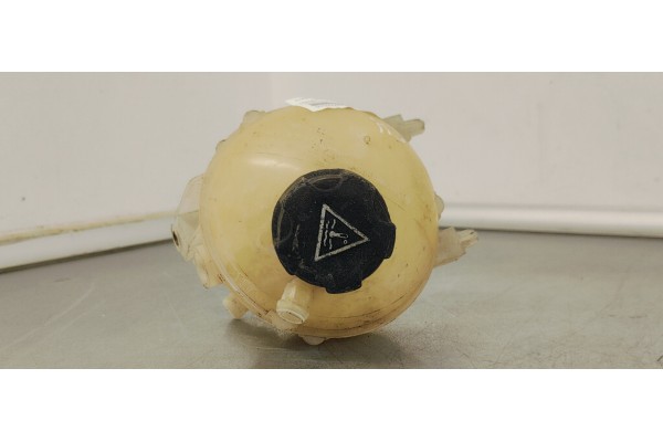 Recambio de deposito expansion para citroen c4 picasso 1.6hdi 112 fap referencia OEM IAM 9684527680  