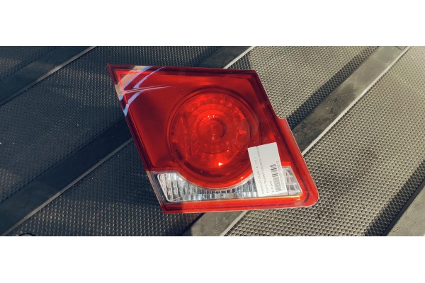 Recambio de piloto trasero izquierdo interior para chevrolet cruze 1.6 i 113 referencia OEM IAM E1312406  