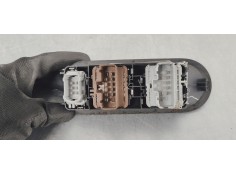 Recambio de mando elevalunas delantero izquierdo para renault scenic ii emotion referencia OEM IAM 156018070C  