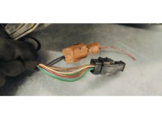 Recambio de retrovisor derecho para peugeot 5008 1.6 hdi 110 fap referencia OEM IAM E20208199  