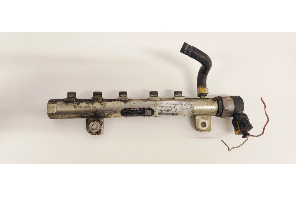 Recambio de rampa inyectora para opel zafira b edition ´´111 jahre´´ referencia OEM IAM 0445214056  