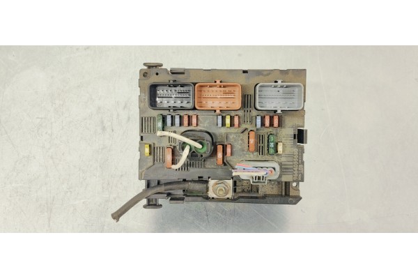 Recambio de caja reles / fusibles para citroen c4 grand picasso exclusive plus referencia OEM IAM 9664055680  