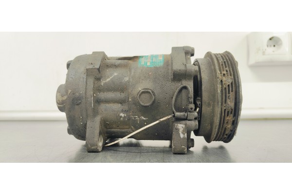 Recambio de compresor aire acondicionado para renault master combi desde ´98 referencia OEM IAM 7700300462  