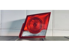 Recambio de piloto trasero derecho interior para chevrolet cruze 1.6 i 113 referencia OEM IAM E1312406  