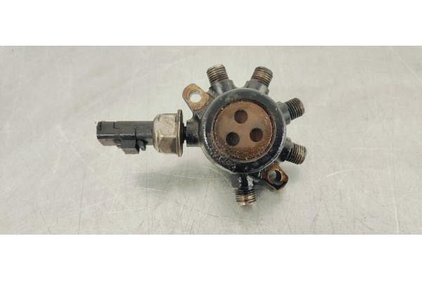 Recambio de rampa inyectora para renault megane ii berlina 5p confort dynamique referencia OEM IAM 8200057232  