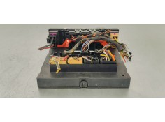 Recambio de caja reles / fusibles para seat altea (5p1) arena referencia OEM IAM 3C0937049D  