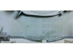 Recambio de luz interior para citroen c4 picasso 1.6hdi 120 fap referencia OEM IAM 9678124177  