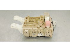 Recambio de caja reles / fusibles para toyota rav 4 (a3) 2.2 d4d 150 4x4 referencia OEM IAM 8273042350  