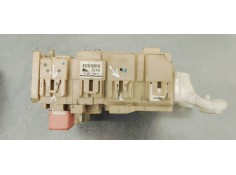 Recambio de caja reles / fusibles para toyota rav 4 (a3) 2.2 d4d 150 4x4 referencia OEM IAM 8273042350  