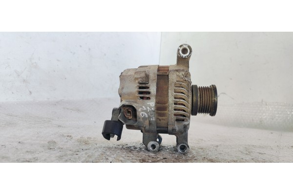 Recambio de alternador para peugeot 207 1.4 i 95 referencia OEM IAM V758575080  