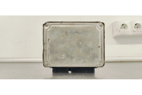 Recambio de centralita motor uce para audi a8 (4e2) referencia OEM IAM 0261208494  