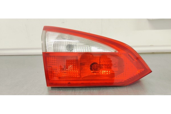 Recambio de piloto trasero izquierdo interior para ford focus lim. (cb8) referencia OEM IAM BM5113A603BC  