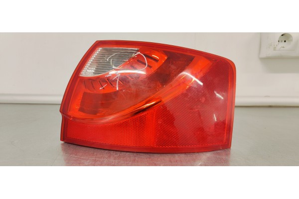 Recambio de piloto trasero derecho para seat exeo berlina (3r2) 2.0 tdi 120 fap referencia OEM IAM 3R9945096A  