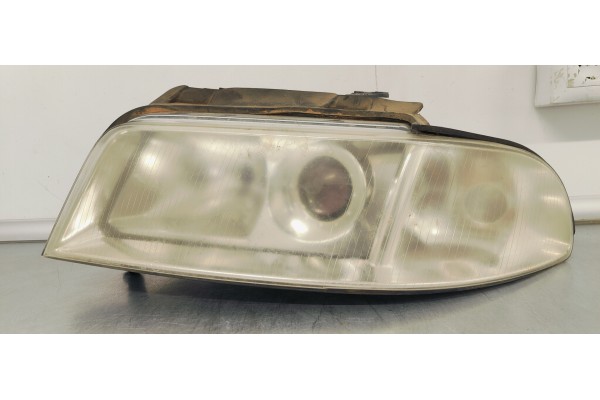 Recambio de faro izquierdo para audi a4 berlina (b5) 1.8 referencia OEM IAM 8D0941003AK  