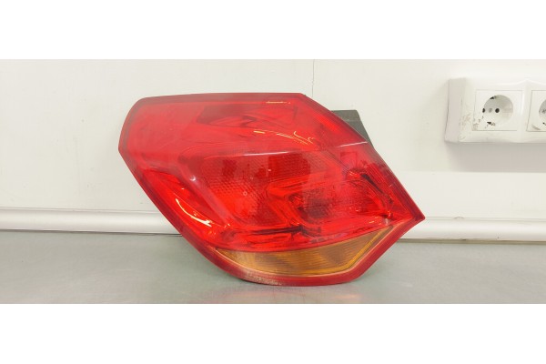 Recambio de piloto trasero izquierdo para opel astra j lim. 1.6 cdti referencia OEM IAM   