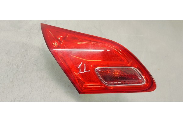 Recambio de piloto trasero izquierdo interior para opel astra j lim. 1.6 cdti referencia OEM IAM   