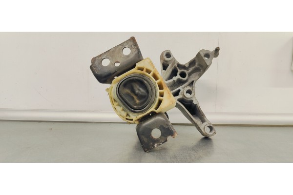 Recambio de soporte motor derecho para dacia sandero 1.5 dci 85 referencia OEM IAM 112849221R  