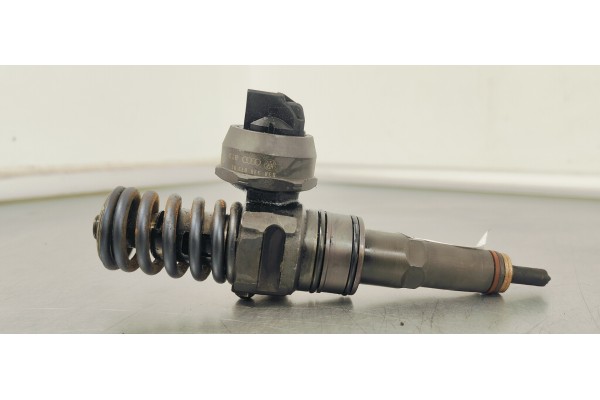 Recambio de inyector para ford galaxy (vy) ghia referencia OEM IAM 038130073BE  