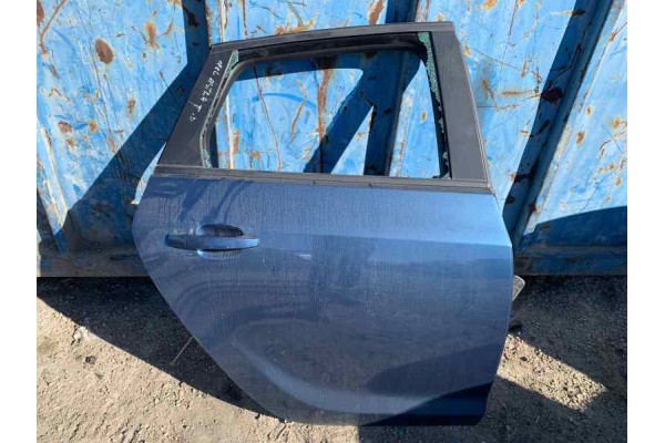 Recambio de puerta trasera derecha para opel astra j lim. 1.6 cdti referencia OEM IAM   