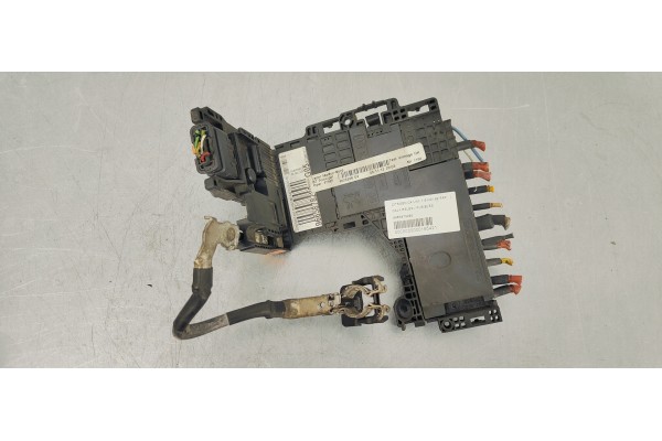 Recambio de caja reles / fusibles para citroen c4 lim. 1.6 hdi 92 fap referencia OEM IAM 9665878280  