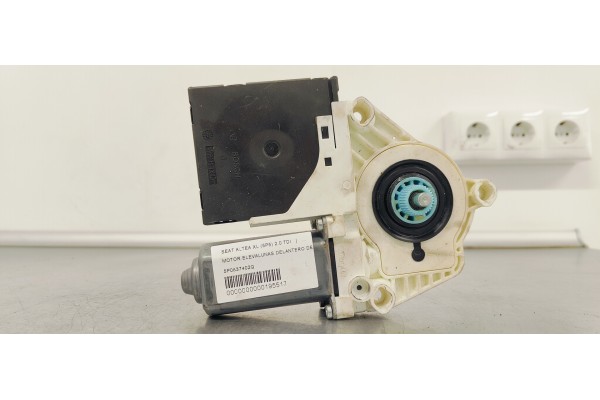 Recambio de motor elevalunas delantero derecho para seat altea xl (5p5) 2.0 tdi referencia OEM IAM 5P0837402Q  