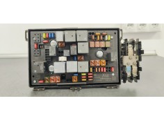 CAJA RELES / FUSIBLES 13449210 