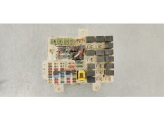 CAJA RELES / FUSIBLES 8637A171 