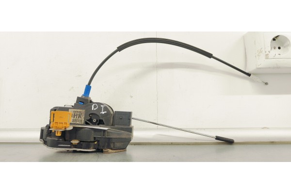 Recambio de cerradura puerta delantera izquierda para opel astra j lim. 1.6 cdti referencia OEM IAM 13579522  