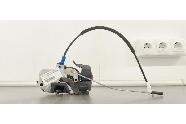 Recambio de cerradura puerta delantera derecha para opel astra j lim. 1.6 cdti referencia OEM IAM 3023880  