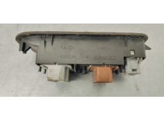 Recambio de mando elevalunas delantero izquierdo para renault scenic ii emotion referencia OEM IAM 156018070C  