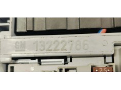 Recambio de caja reles / fusibles para opel astra j lim. 1.6 cdti referencia OEM IAM 13222786  
